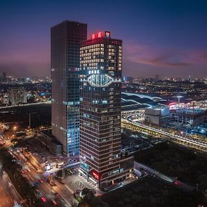 Radisson Red Guangzhou South Railway Station